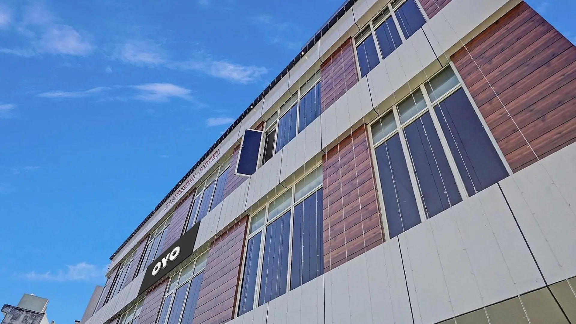 Hotel O Sidhi Hotel