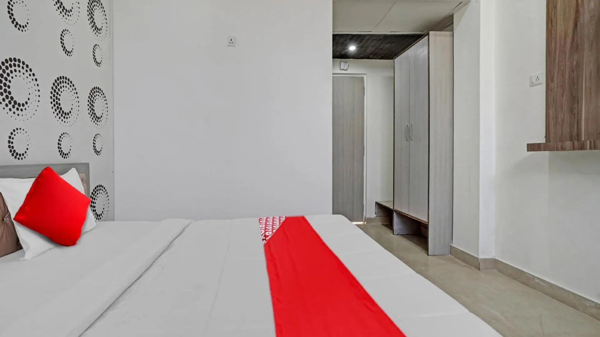 Hotel O Sidhi Hotel